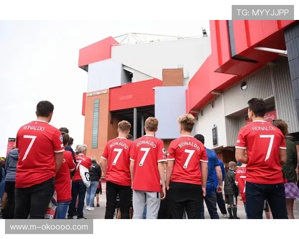 曼联7650万先生舍什科替补登场半小时伤退，表现灾难